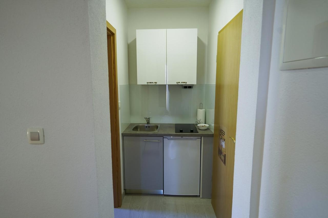 Апартаменты Studio Apartman M&F Сплит Экстерьер фото