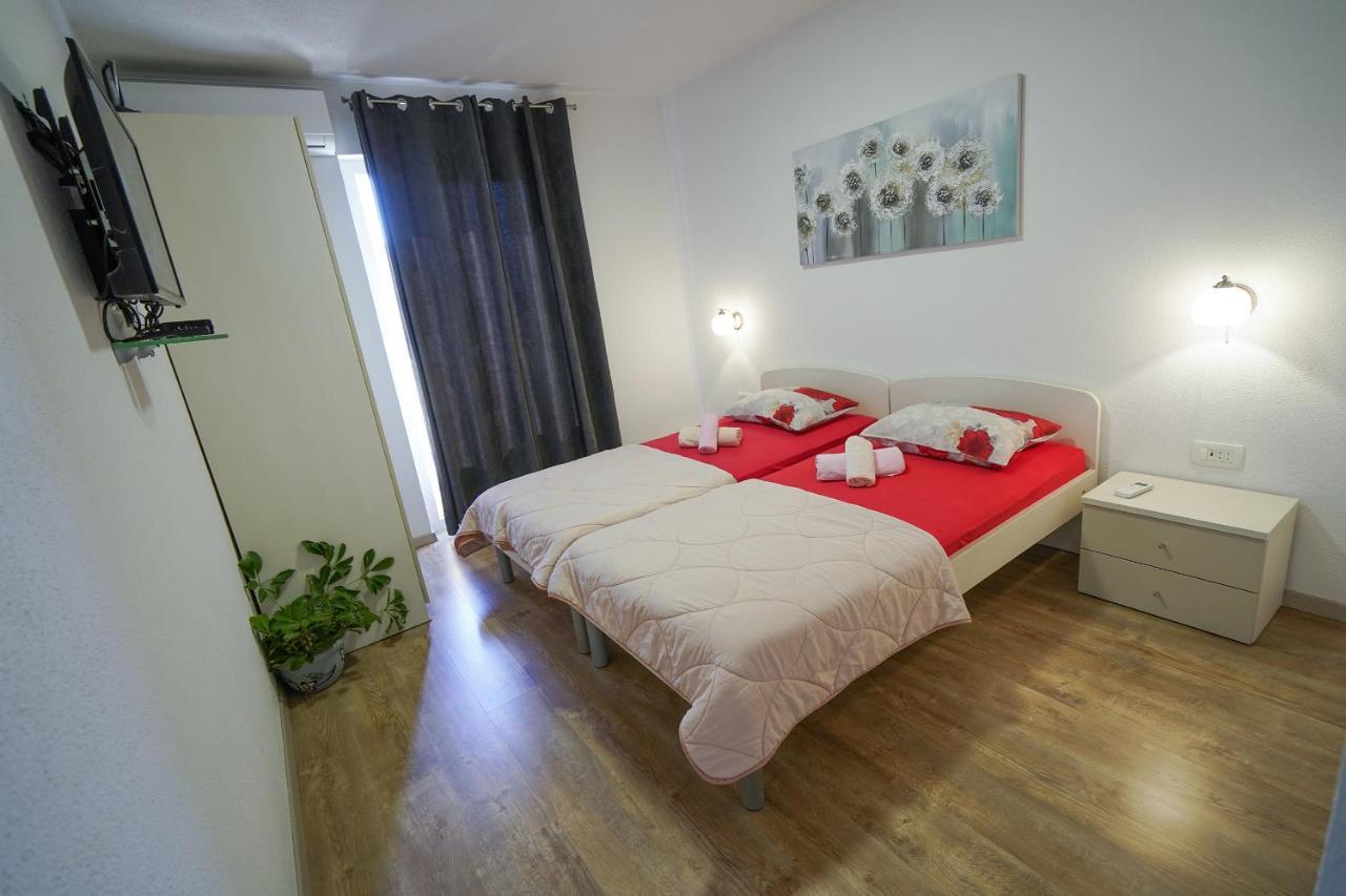 Апартаменты Studio Apartman M&F Сплит Экстерьер фото