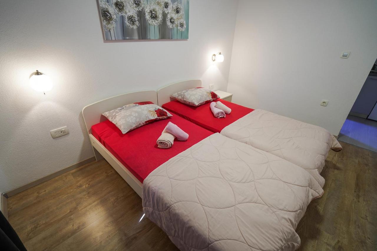 Апартаменты Studio Apartman M&F Сплит Экстерьер фото
